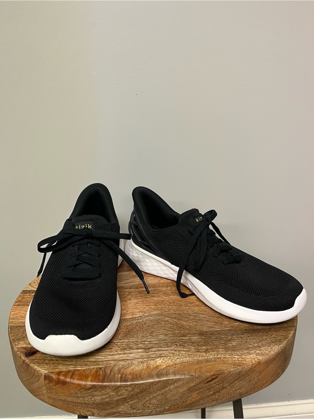 Kizik Athens Black Hands-Free Sneakers - Men’s Size 9, Women’s Size 10.5 - Picture 3 of 9